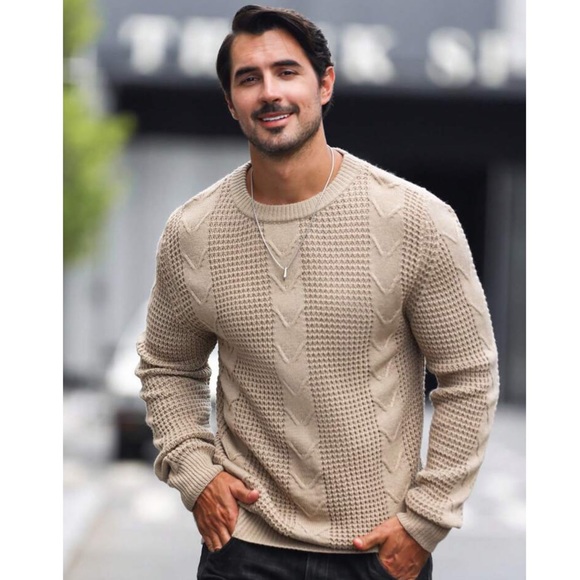 Cable Knit Sweater ⌚️ - Picture 3 of 4